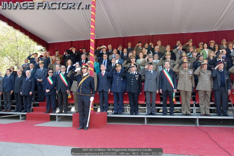 2007-04-14 Milano 190 Reggimento Artiglieria a Cavallo.jpg